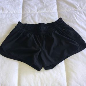 LuluLemon Tracker Low-Rise lined short 4